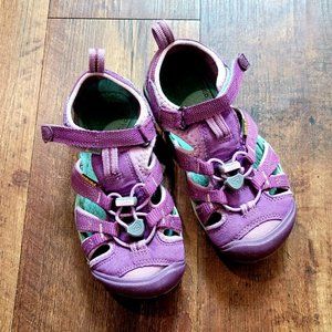 Girl's KEEN purple sandlas size 12